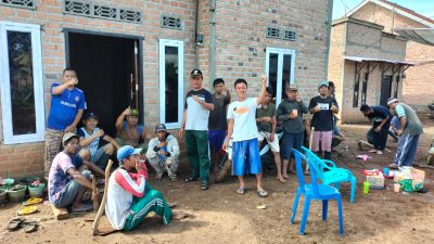 Pemdes Ulak Rengas Ajak Warga Gotong Royong Jalan Penghubung Desa